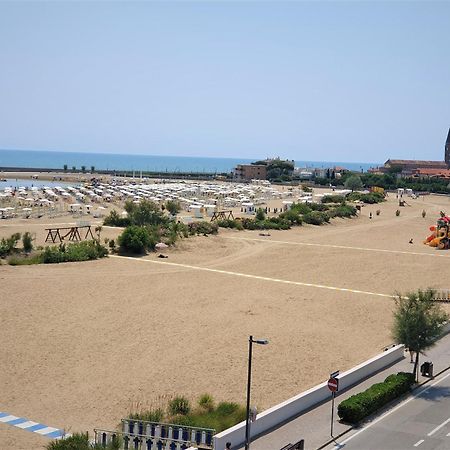 קאורלה Hotel Delfino מראה חיצוני תמונה