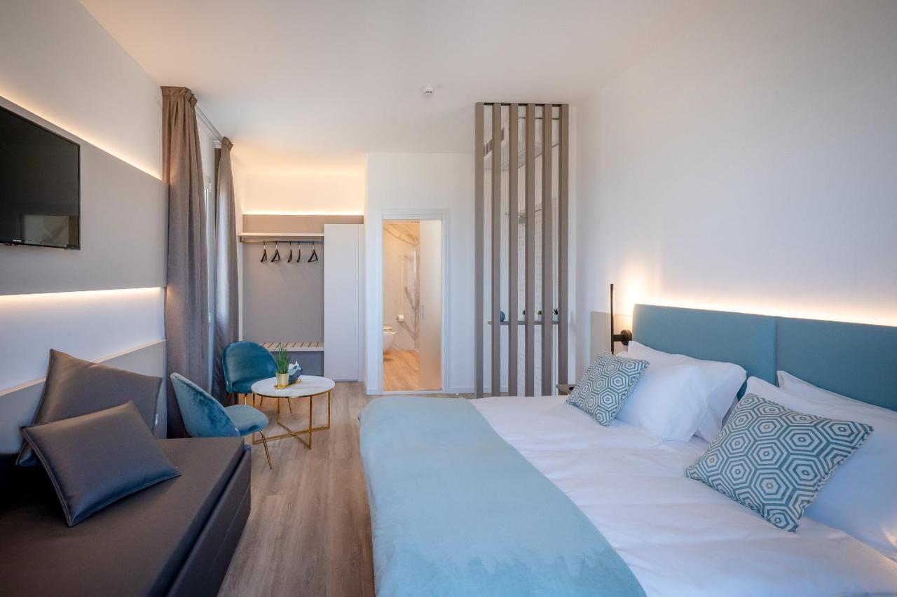 קאורלה Hotel Delfino מראה חיצוני תמונה