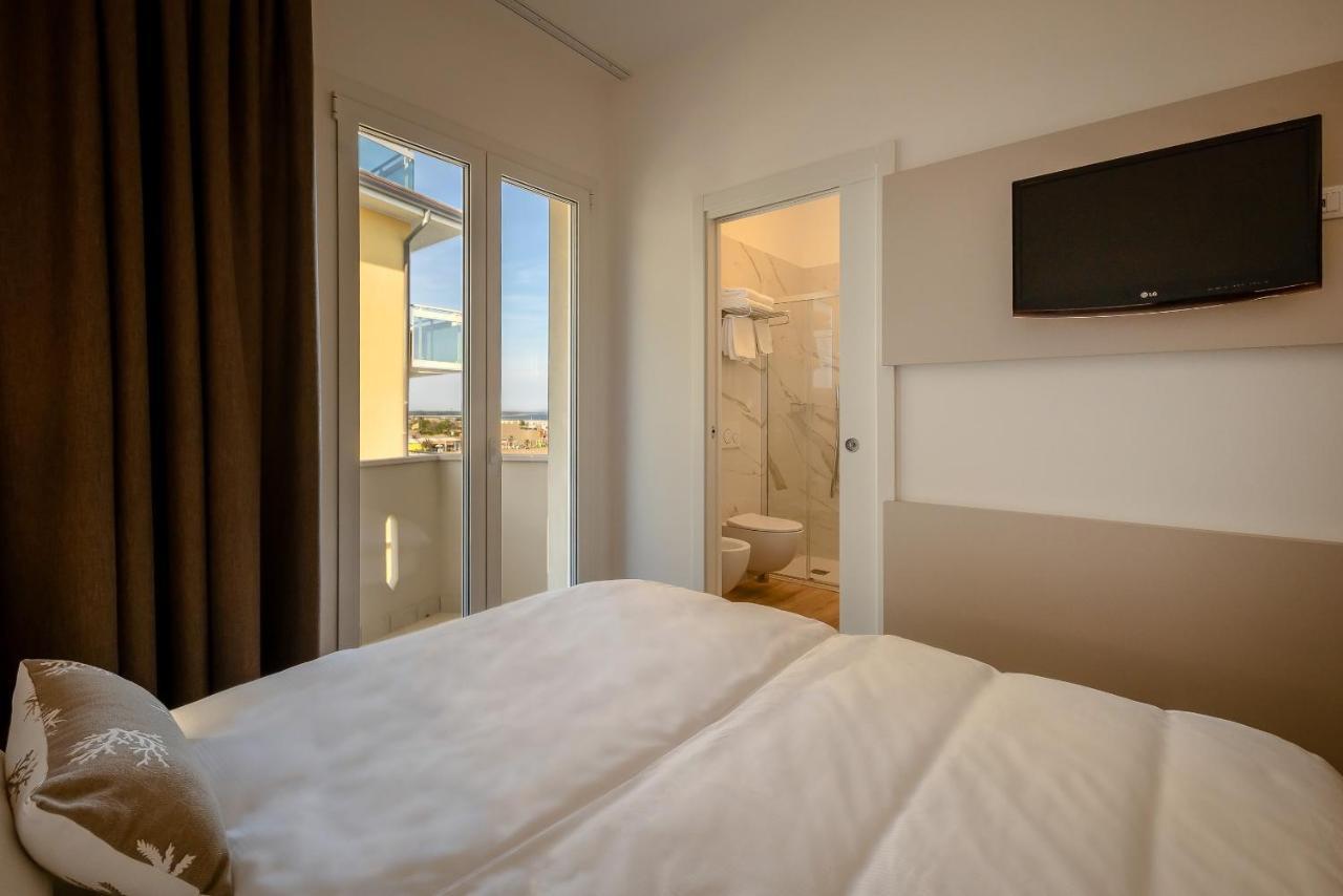 קאורלה Hotel Delfino מראה חיצוני תמונה