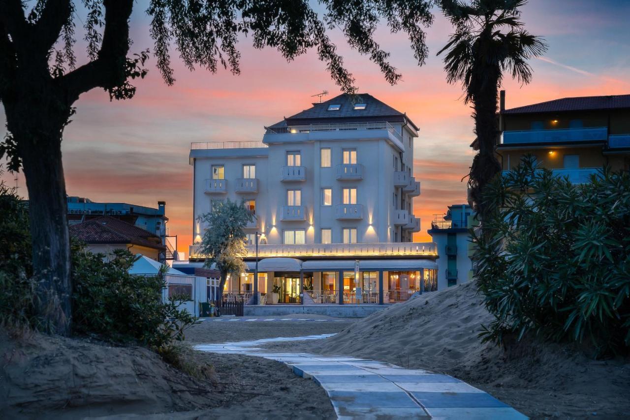 קאורלה Hotel Delfino מראה חיצוני תמונה