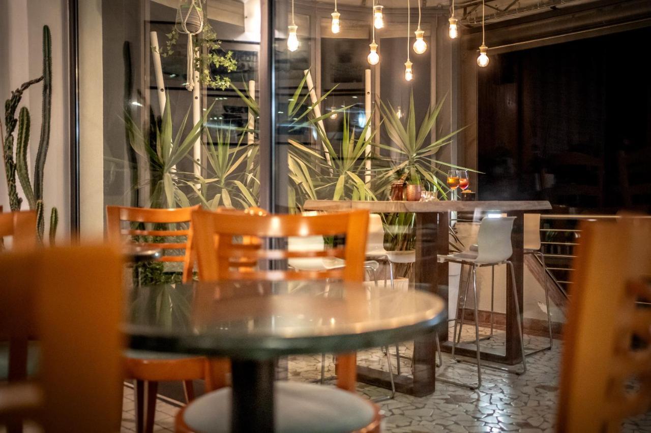 קאורלה Hotel Delfino מראה חיצוני תמונה