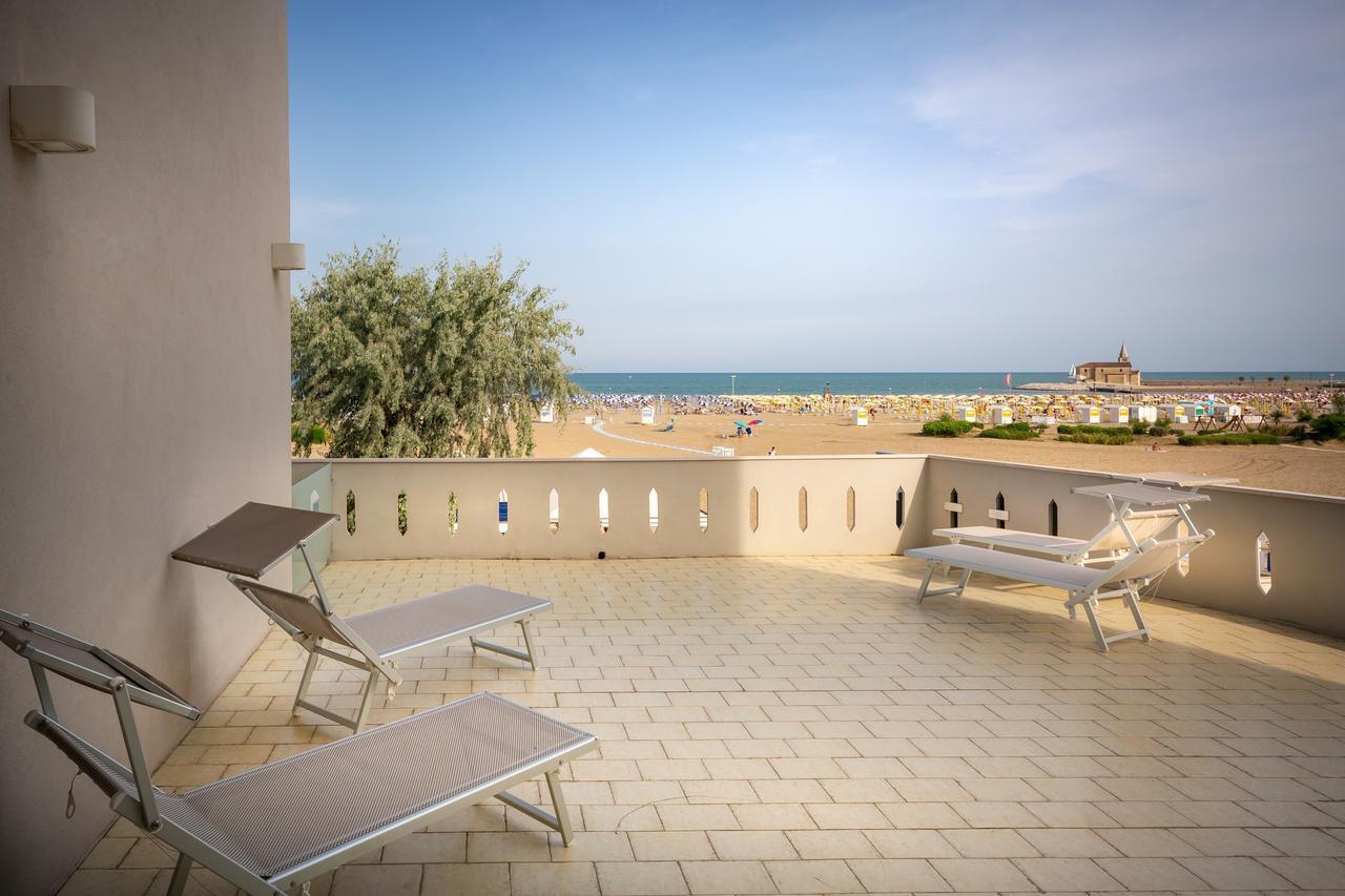 קאורלה Hotel Delfino מראה חיצוני תמונה