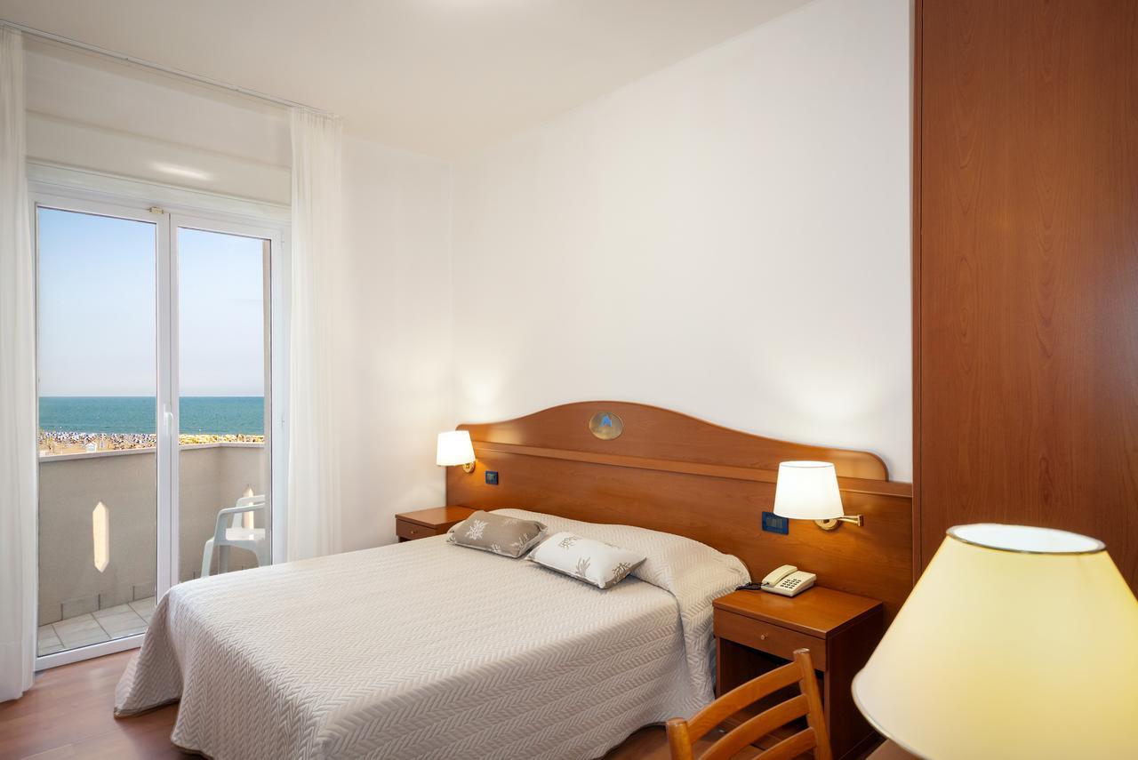 קאורלה Hotel Delfino מראה חיצוני תמונה