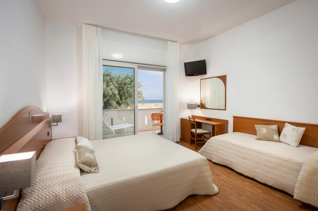 קאורלה Hotel Delfino מראה חיצוני תמונה